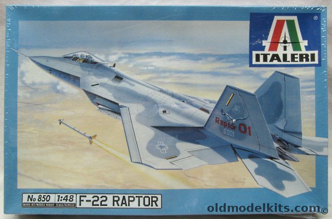 Italeri 1/48 Lockheed F-22 Raptor - USAF BuNo 91-002 / 91-001 'Spirit of America', 850 plastic model kit